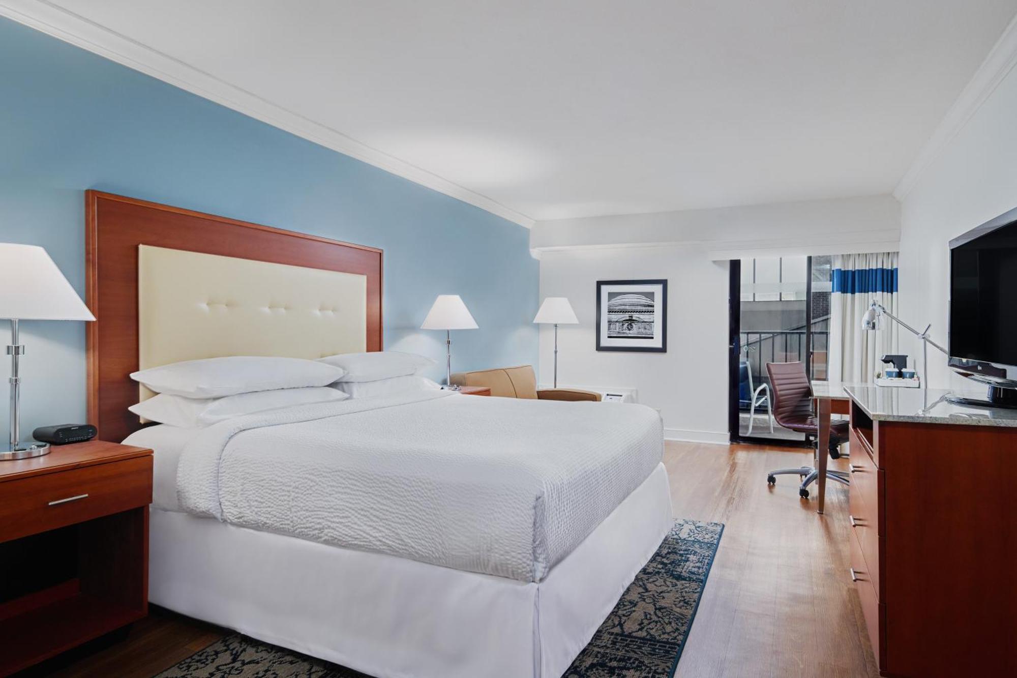 Four Points By Sheraton Richmond Airport Сандстон Экстерьер фото