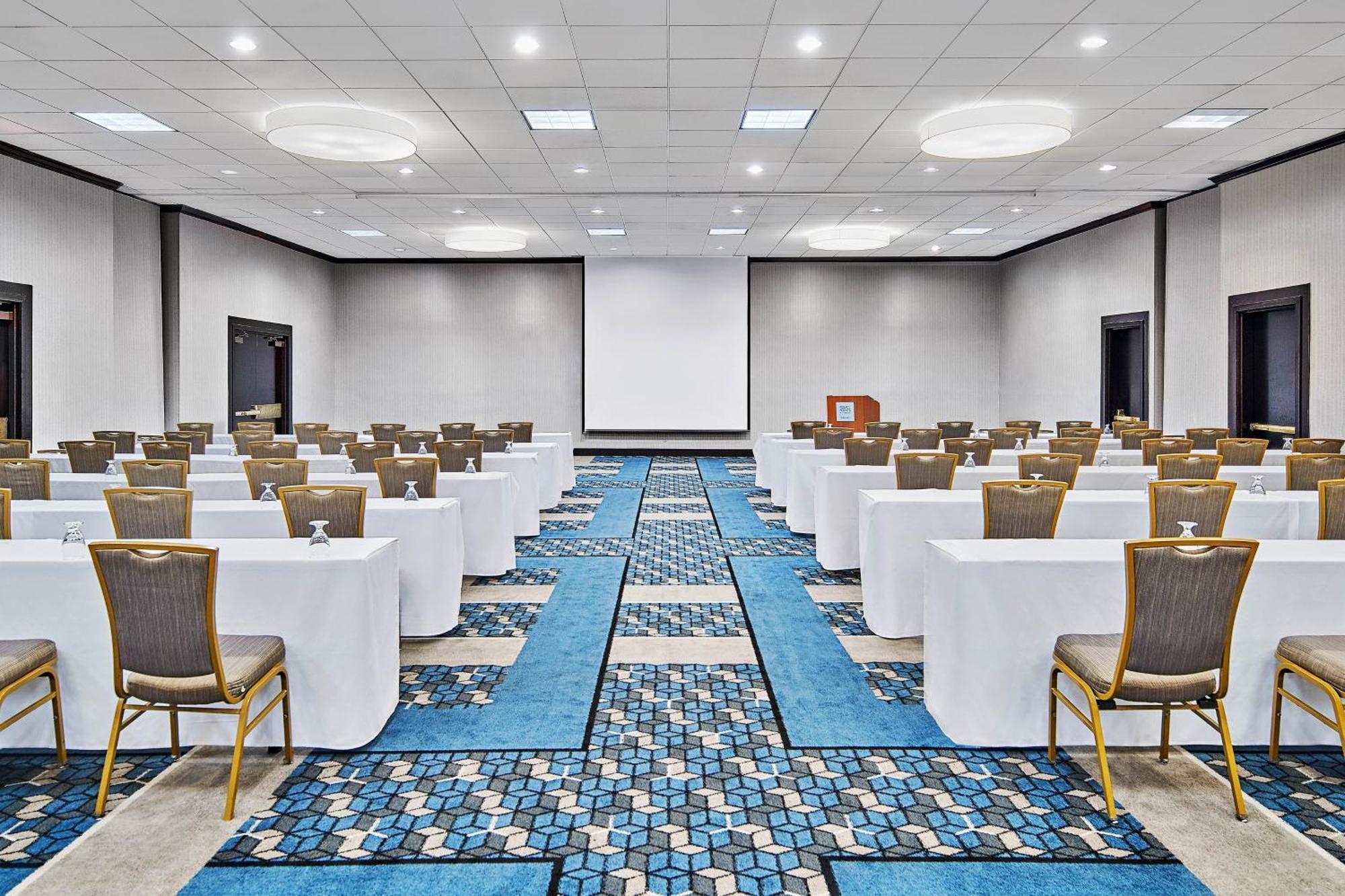Four Points By Sheraton Richmond Airport Сандстон Экстерьер фото