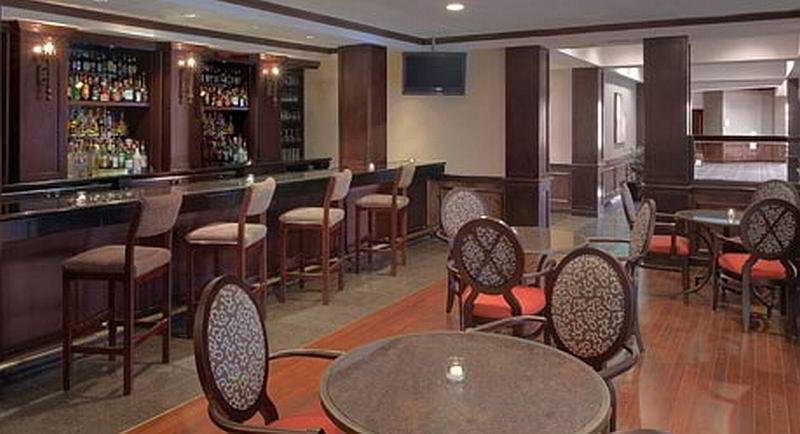 Four Points By Sheraton Richmond Airport Сандстон Ресторан фото